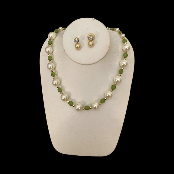 Necklace set -Pearl & Olive Green Beaded Necklace Set with Gold Accents - Picture 1 of 3
